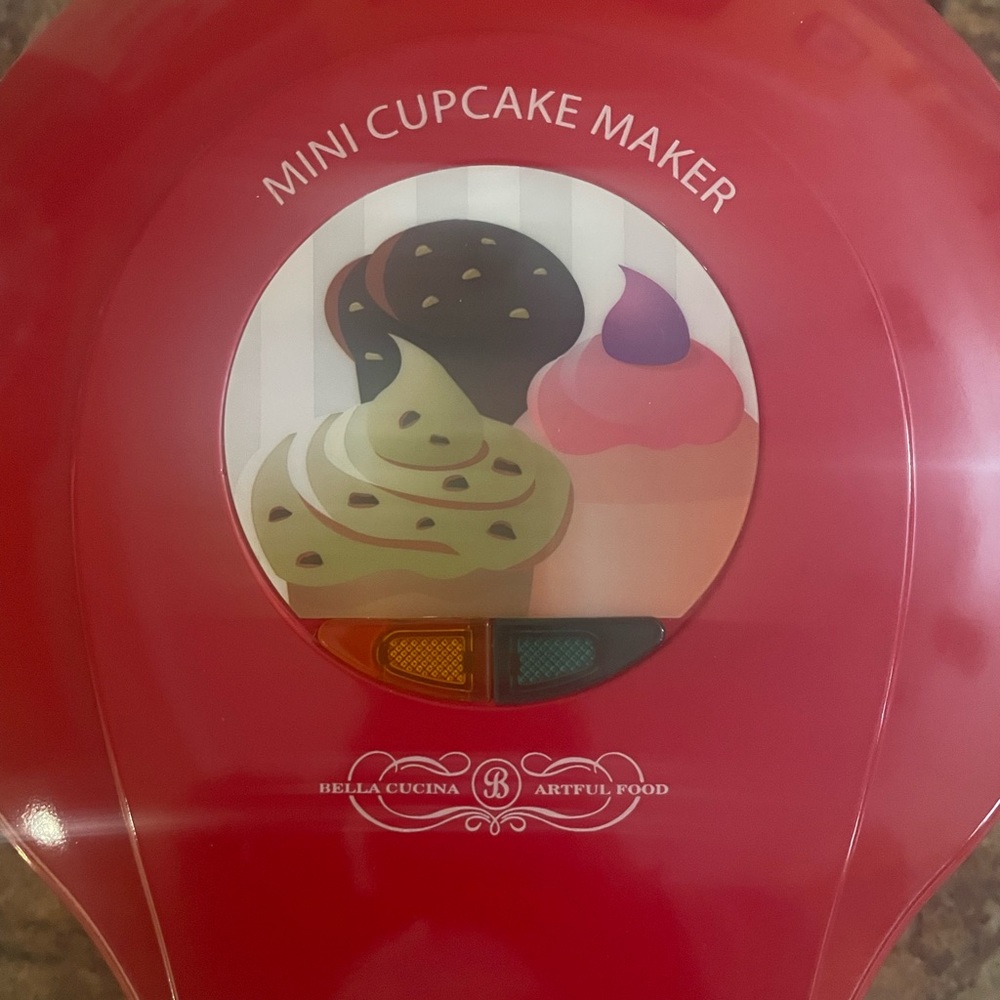 Mini cupcake maker